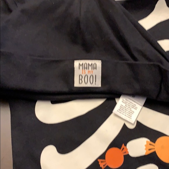 Carter’s 1 piece outfit with matching cap - Picture 2 of 3